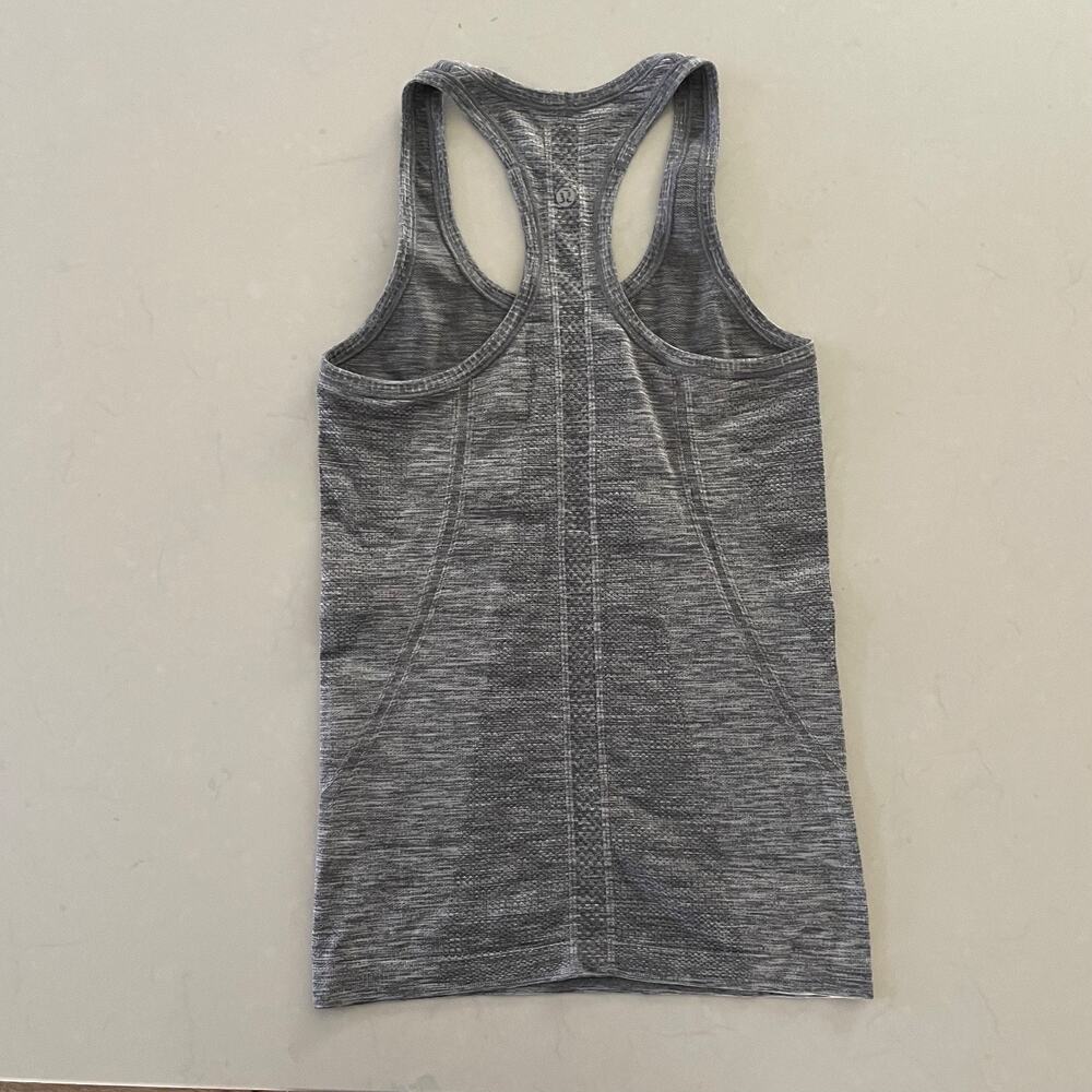 Lululemon Swiftly Tech Women 4 Gray Racerback Tank Top Knit Vented Yoga Dance - Picture 5 of 5